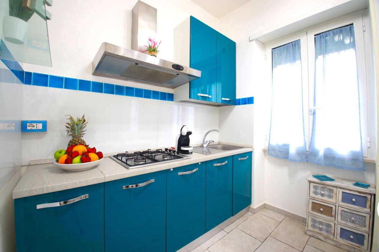 Hostly - Vittoria House - Near The Center With Private Parking Lejlighed Napoli Eksteriør billede