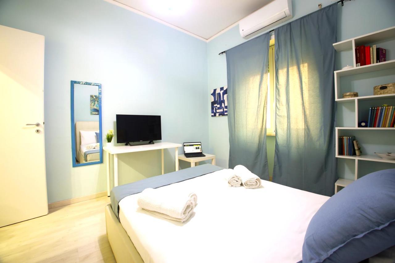 Hostly - Vittoria House - Near The Center With Private Parking Lejlighed Napoli Eksteriør billede