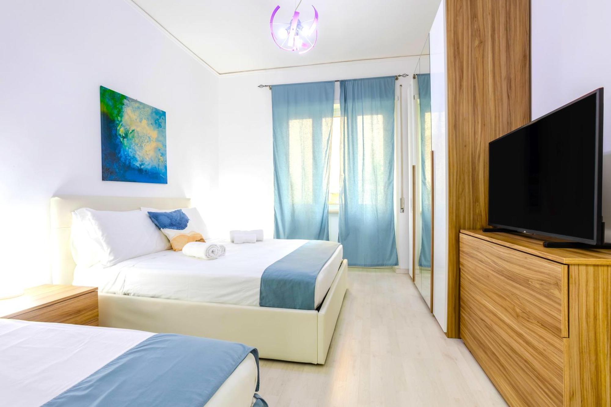 Hostly - Vittoria House - Near The Center With Private Parking Lejlighed Napoli Eksteriør billede